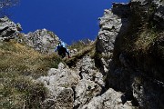48 Il sentiero attrezzato si impenna